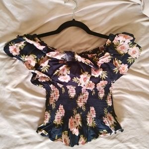 Off-Shoulder Ruffle Top w/ Large Flower Pattern | Planet Gold brand, size M